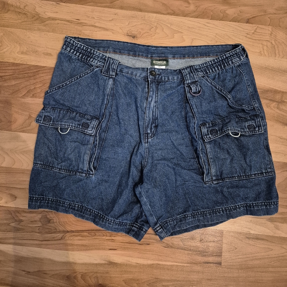 Outdoor life cargo short